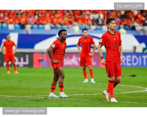 国足备战世预赛迎关键一战主帅强调年轻球员担当与团队凝聚力提升