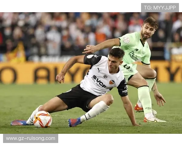 拉斯帕尔马斯俱乐部：西甲中坚力量与历史辉煌的传承