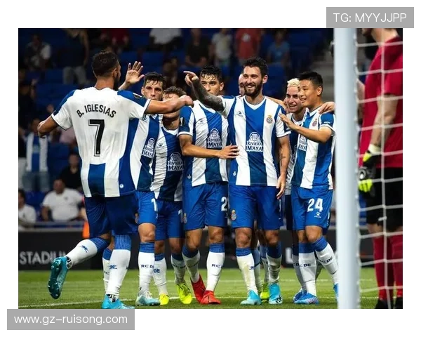 维罗纳俱乐部积极备战新赛季引援不断多名新援加盟提升阵容实力