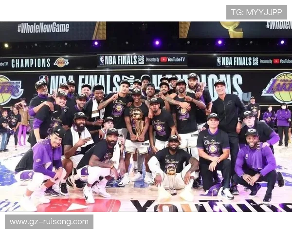 詹姆斯率湖人逆转勇士全场爆发年轻球员表现惊艳引发热议